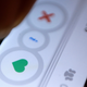 Imagen para el artículo titulado La falta de cifrado de Tinder permite que otros puedan ver a quién das like